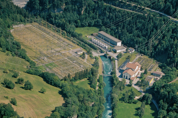 Kraftwerk und Hochspannungs-Schaltanlage Sils